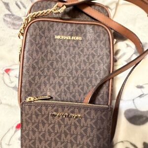 Michael Kors crossbody set brown logo like new Bag with Gold Details